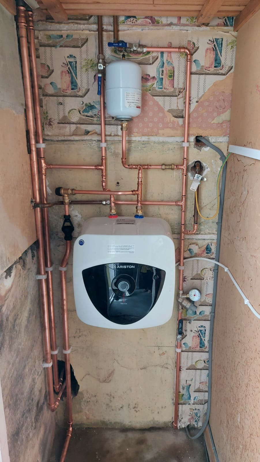 Compact boiler with copper pipework