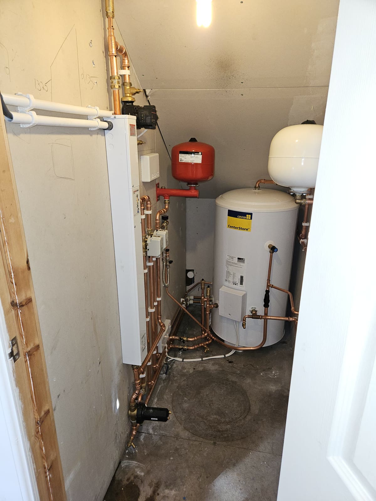 Hot water cylinder in a rented property